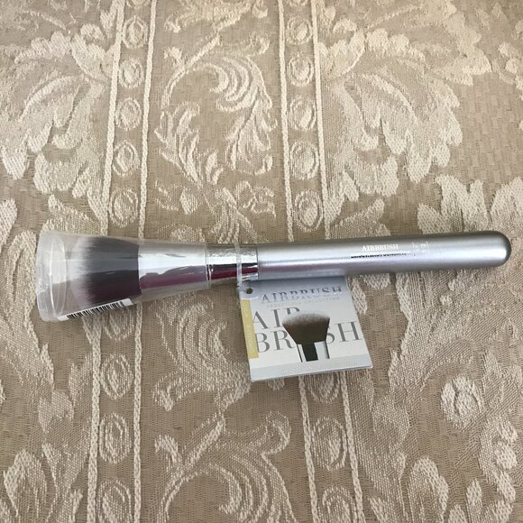 IT COSMETICS ULTA Airbrush Smoothing Foundation Brush #102🌺 NWT - Picture 2 of 5